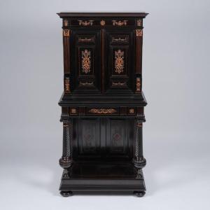 Charles Hunsinger (1823-1893), cabinet en bois noirci et naturel sculpté, XIXe