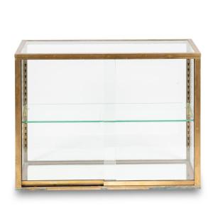 Vitrine de présentation murale en verre et laiton, base en miroir, XIXe