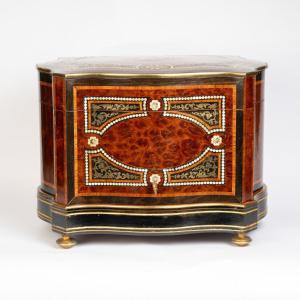 Leruth Frères In Paris, Liqueur Cellar In Burr Walnut And Mahogany Veneer, 19th Century