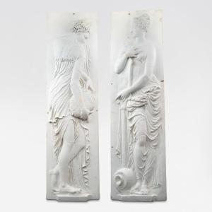 D'après Jean Goujon (1510-1567),  Les Nymphes, deux bas-reliefs en plâtre, XXe