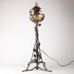 Lampe Art Nouveau  en fer forgé à décor de pavots, XXe