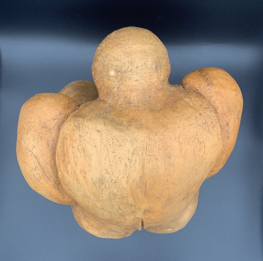 Sculpture moderniste en terre cuite – Figure humaine très stylisée – XXe siècle-photo-5