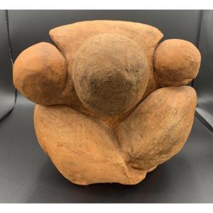 Sculpture moderniste en terre cuite – Figure humaine très stylisée – XXe siècle