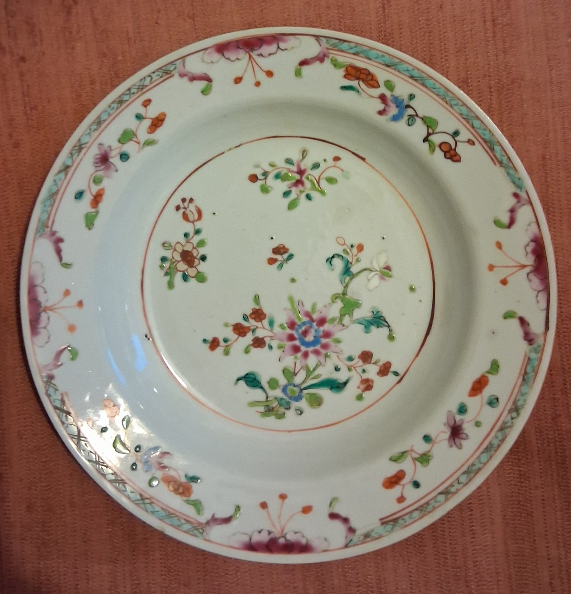 Assiette fin XVIIIe de la Compagnie des Indes (famille rose)