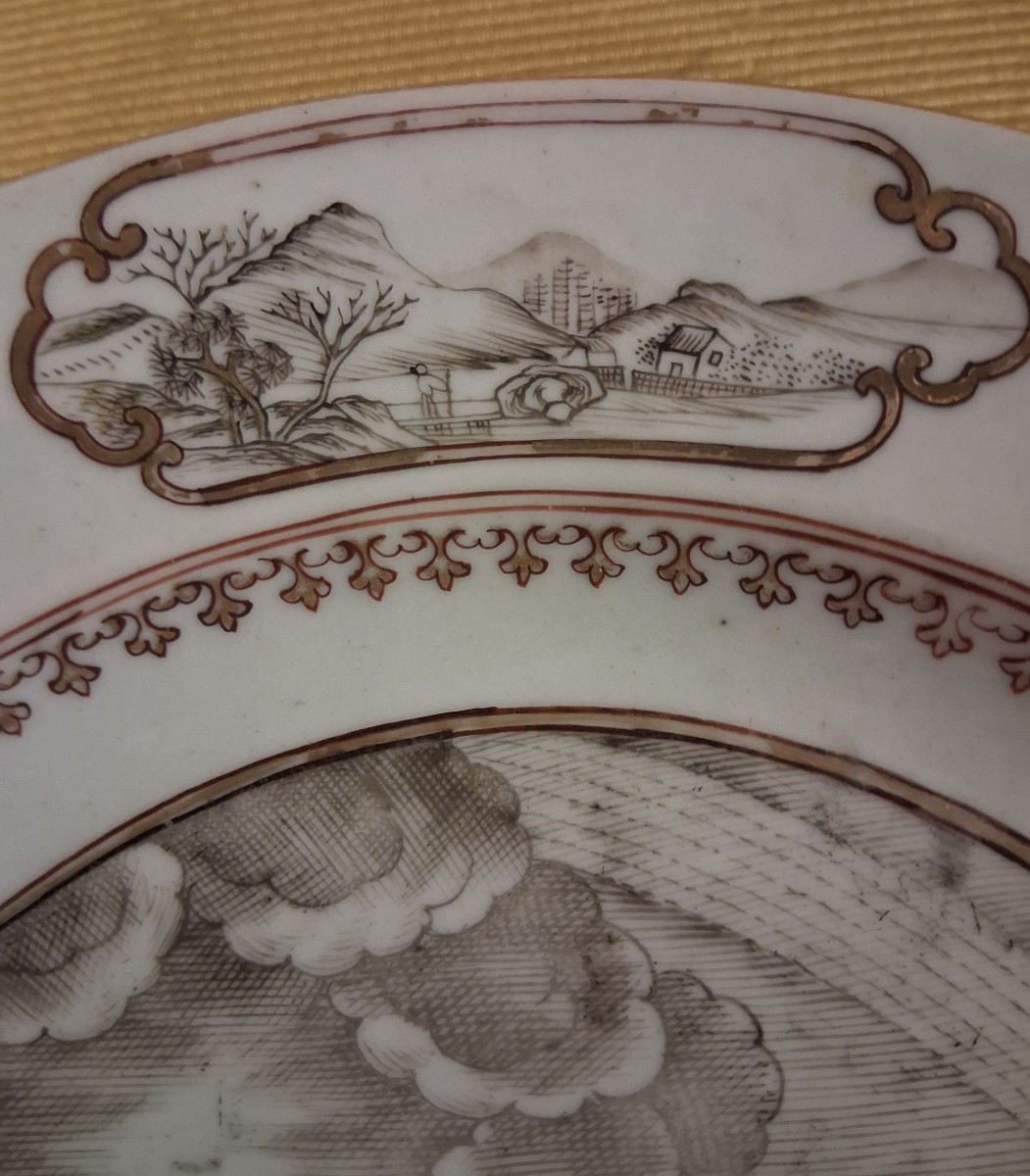Assiette en porcelaine de Chine  (grisaille) XVIIIe de la Compagnie des Indes -photo-3