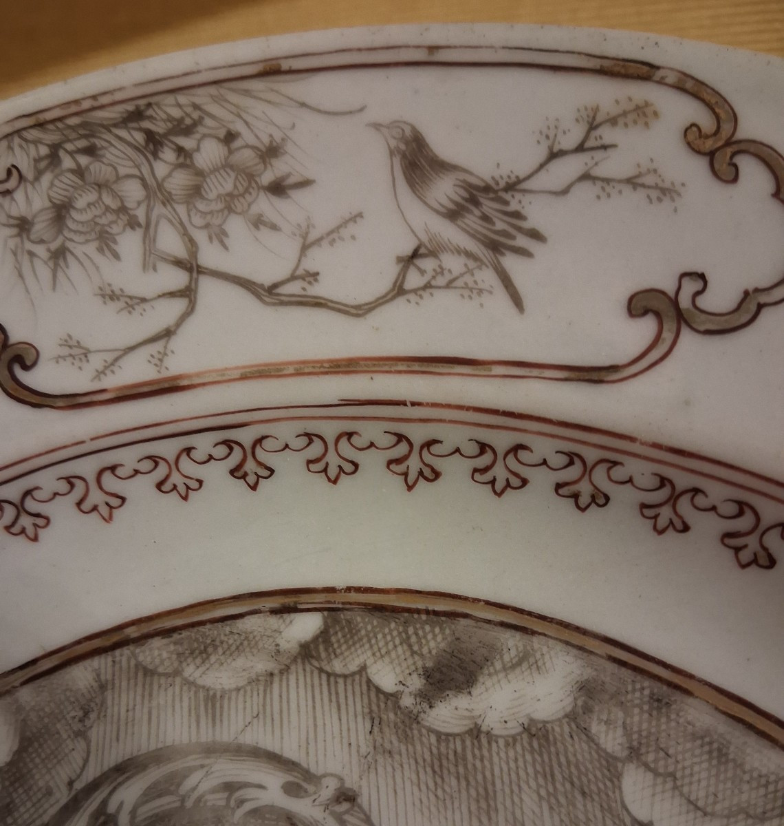 Assiette en porcelaine de Chine  (grisaille) XVIIIe de la Compagnie des Indes -photo-4