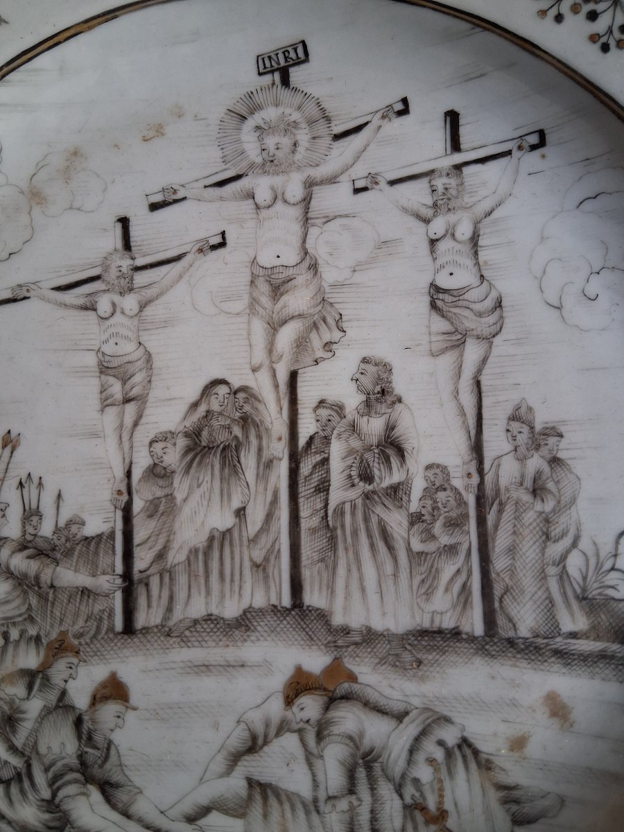 Compagnie des Indes XVIIIe à décor de grisaille "Crucifixion".-photo-3