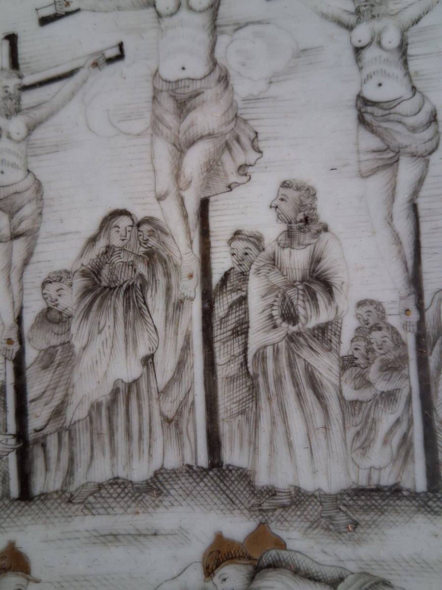 Compagnie des Indes XVIIIe à décor de grisaille "Crucifixion".-photo-1