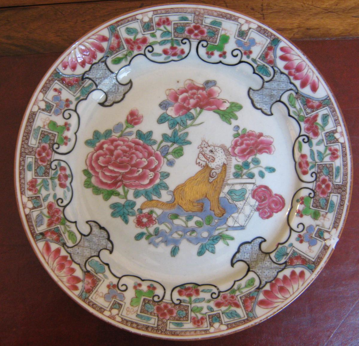 Assiette E Porcelaine De Chine Dite De La Compagnie Des Indes, époque XVIIIème.