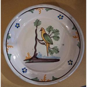 Assiette creuse en faïence de Nevers 2e moitié XVIIIe