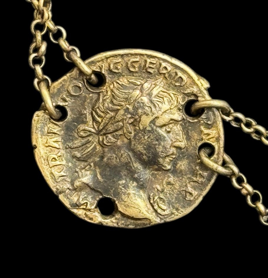 Collier avec pieces  de monnaie anciennes et corail-photo-2