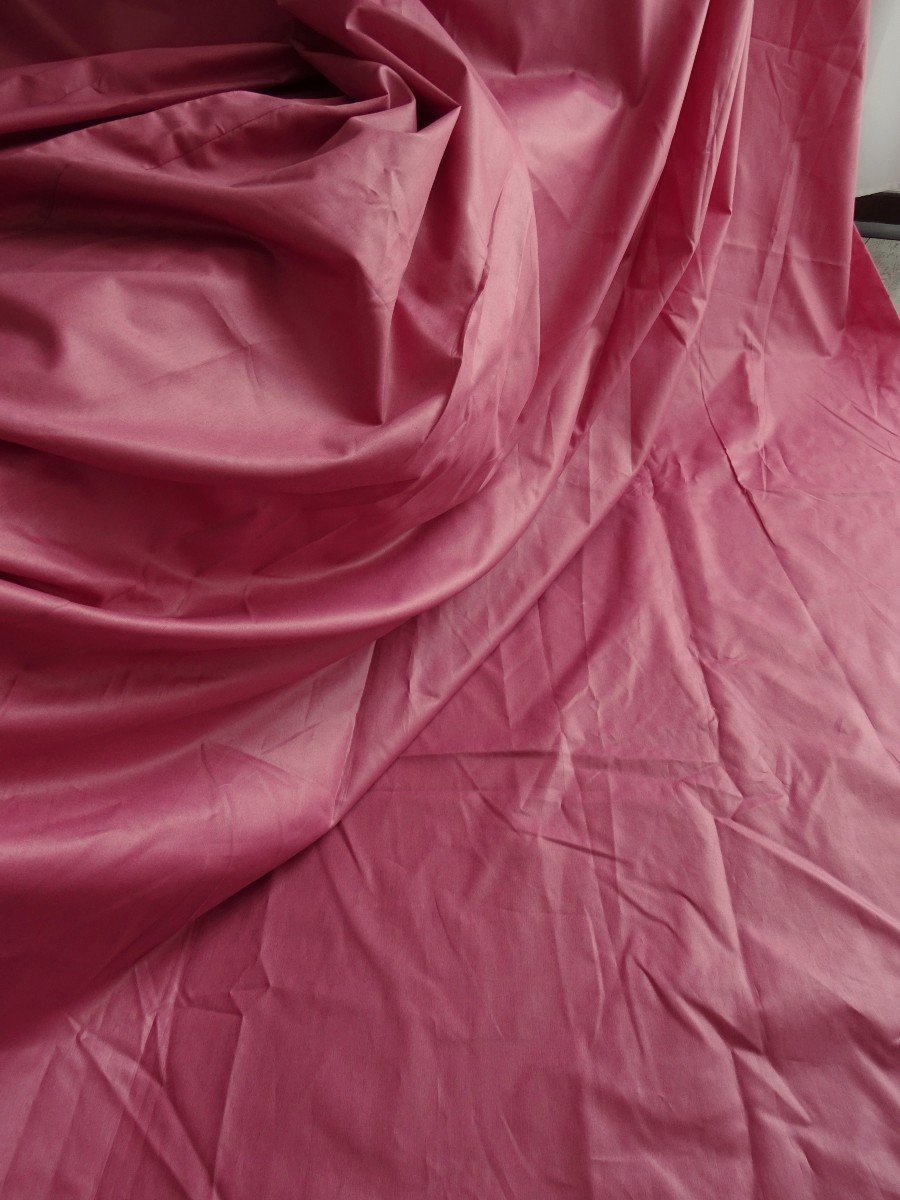 Pair Of Powder Pink Silk Drapes-photo-2