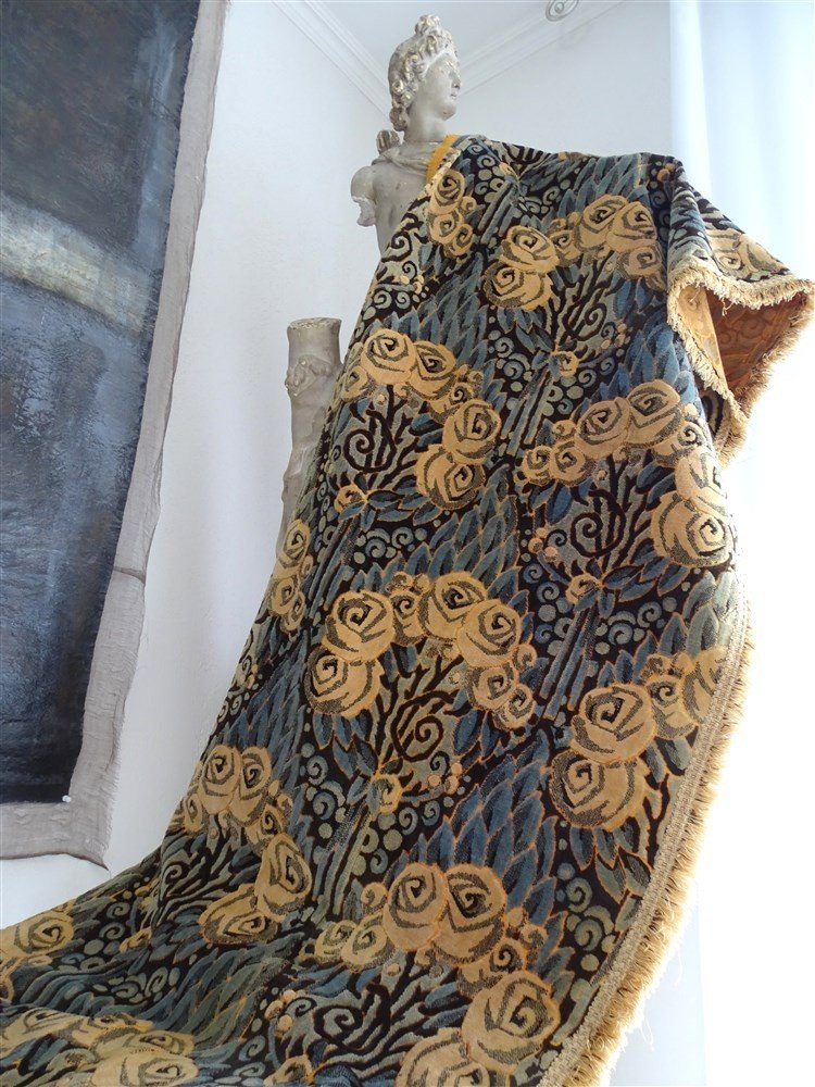 Paire De Tentures En Velours De Soie époque Art Déco Décors Géométriques Et Fleurs Stylisées