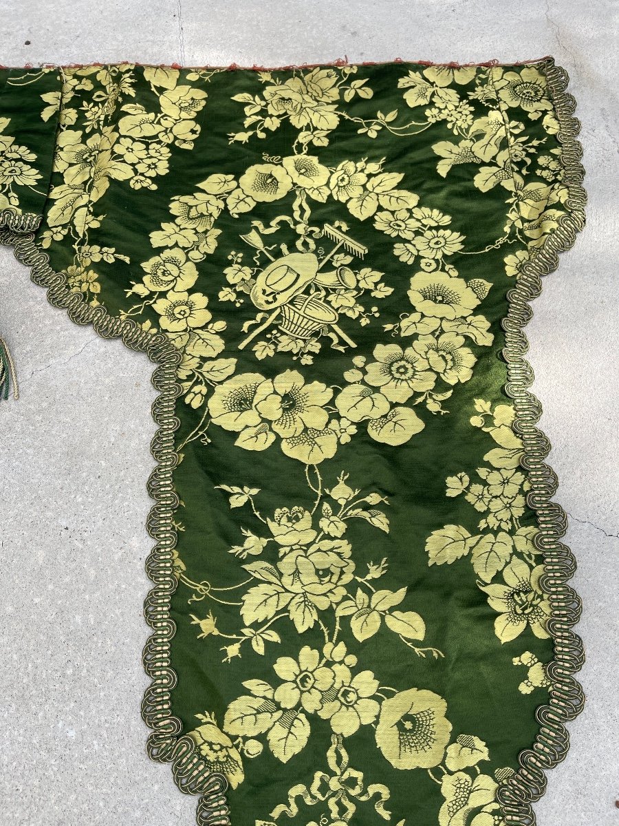 First Old Valance In Silk And Matching Trimmings -photo-3