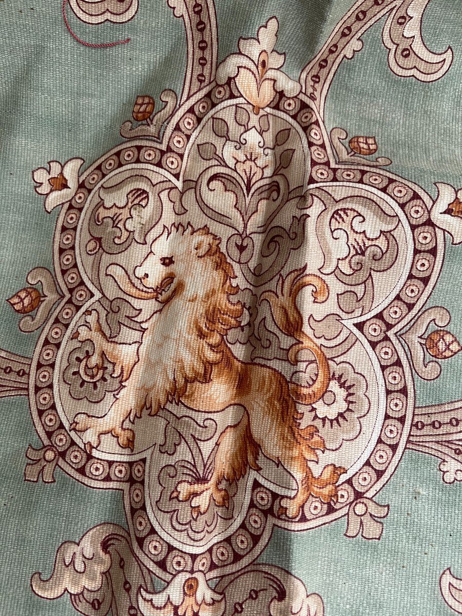19th Century Printed Fabric Footage Decorated With Heraldic Lions-photo-3