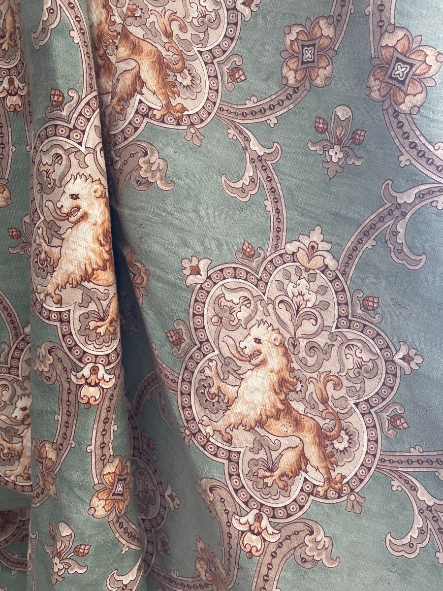 19th Century Printed Fabric Footage Decorated With Heraldic Lions-photo-4
