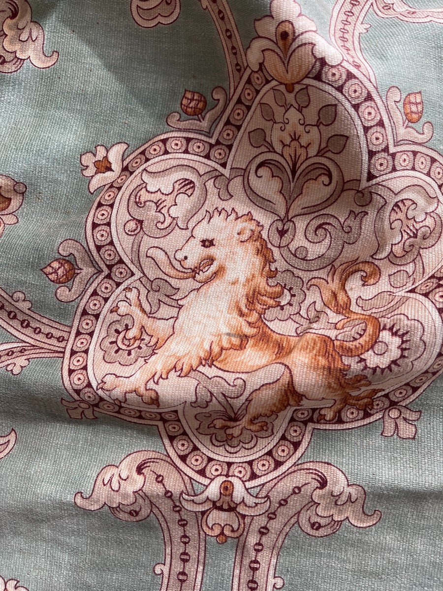 19th Century Printed Fabric Footage Decorated With Heraldic Lions-photo-2