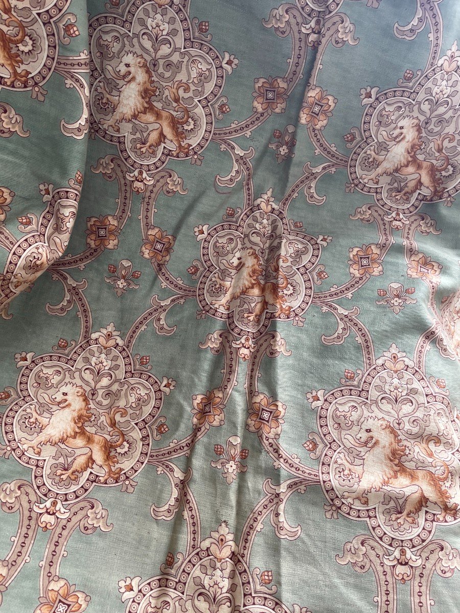19th Century Printed Fabric Footage Decorated With Heraldic Lions-photo-4