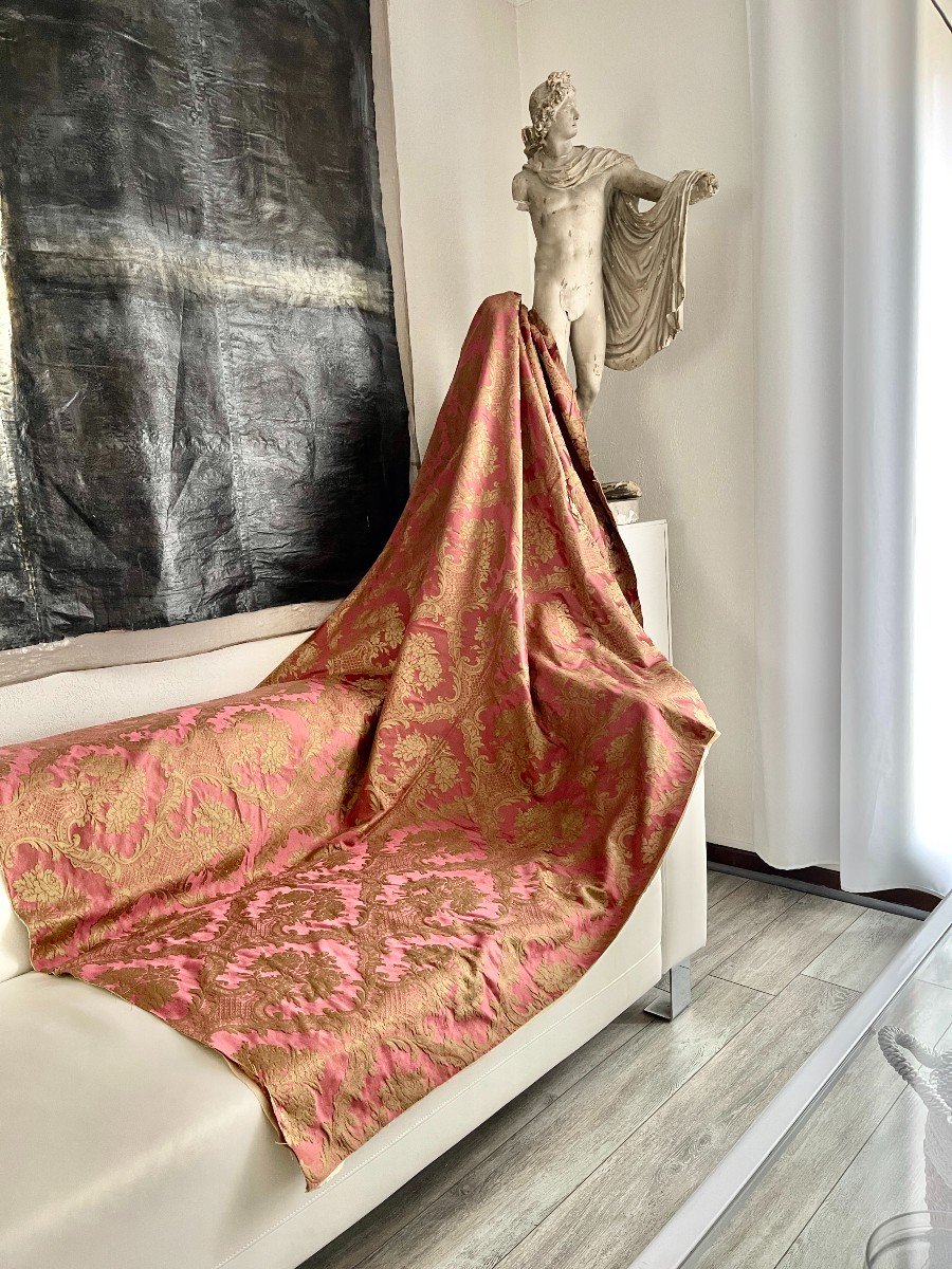 Footage Of Old Silk From Lyon Silk Factories In Pink Color -photo-2