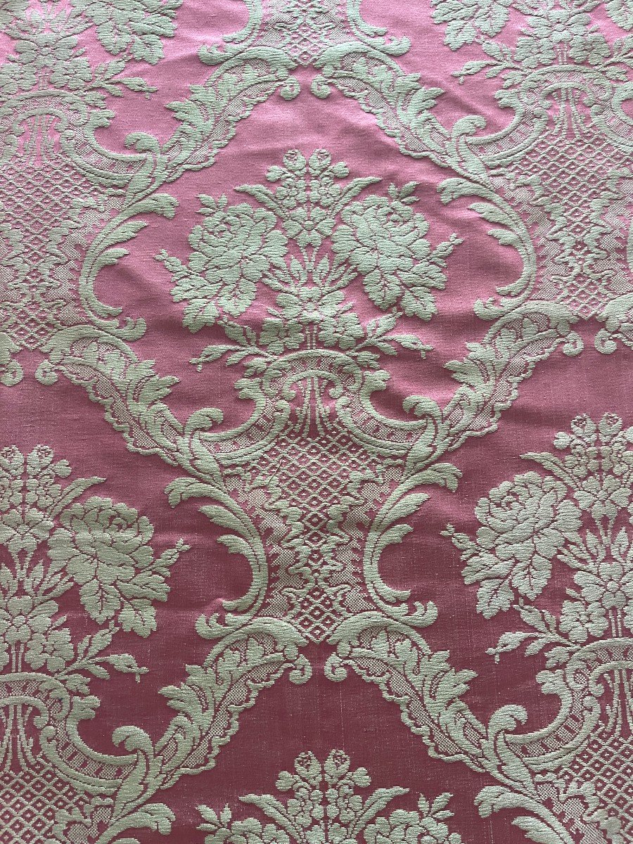 Footage Of Old Silk From Lyon Silk Factories In Pink Color -photo-4