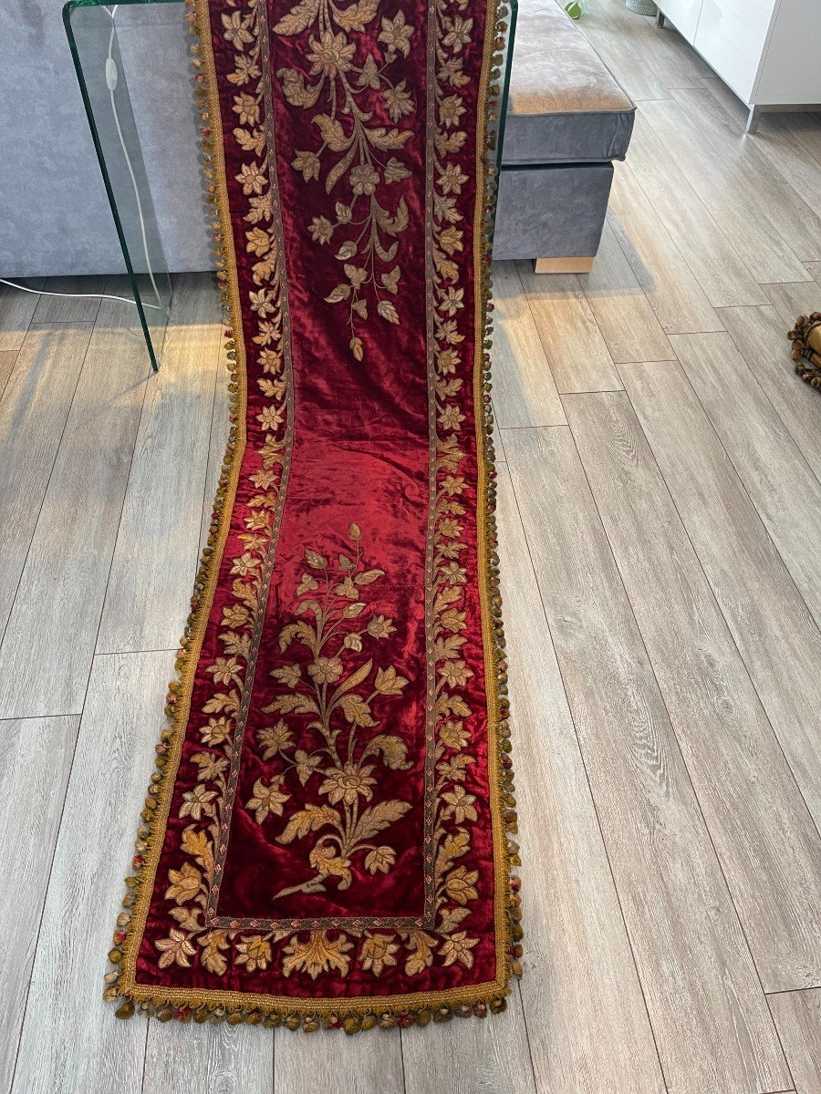 Beautiful Table Mat Piece Of Old Silk Velvet Trimmings And Embroidery-photo-4