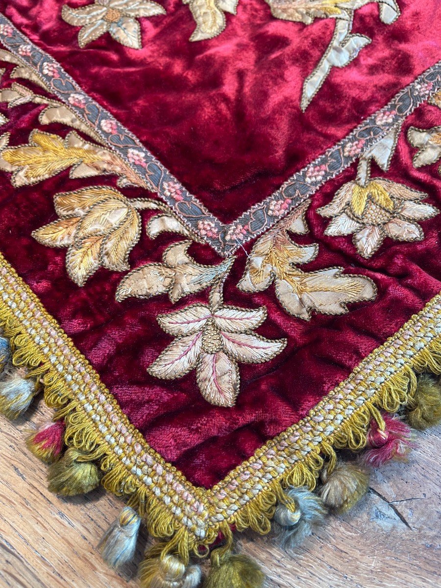 Beautiful Table Mat Piece Of Old Silk Velvet Trimmings And Embroidery-photo-4