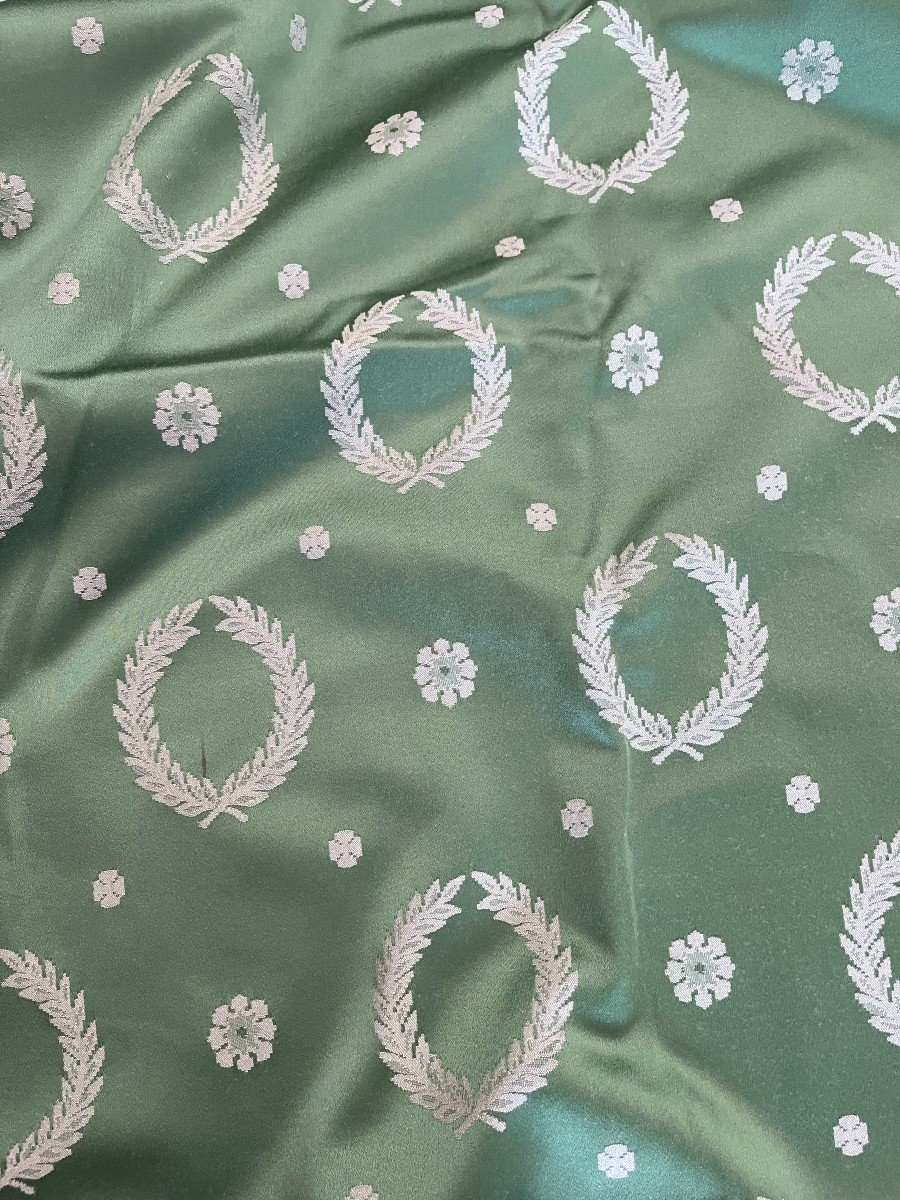Fragment Of Green Silk And Laurel Wreaths Empire Style-photo-2