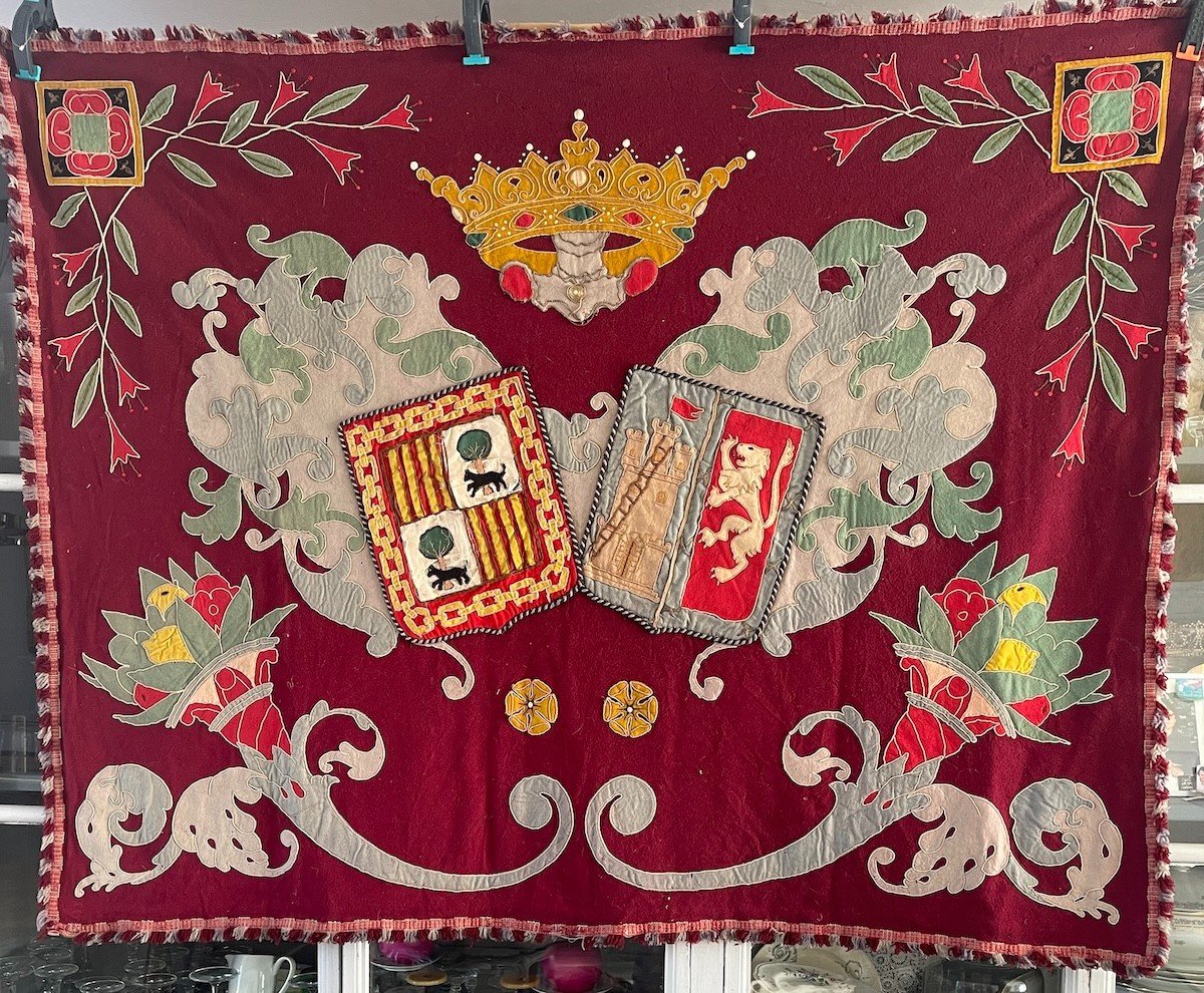 Blason Héraldique  brodé  Surmonté d'Une Couronne Majestueuse XIXème