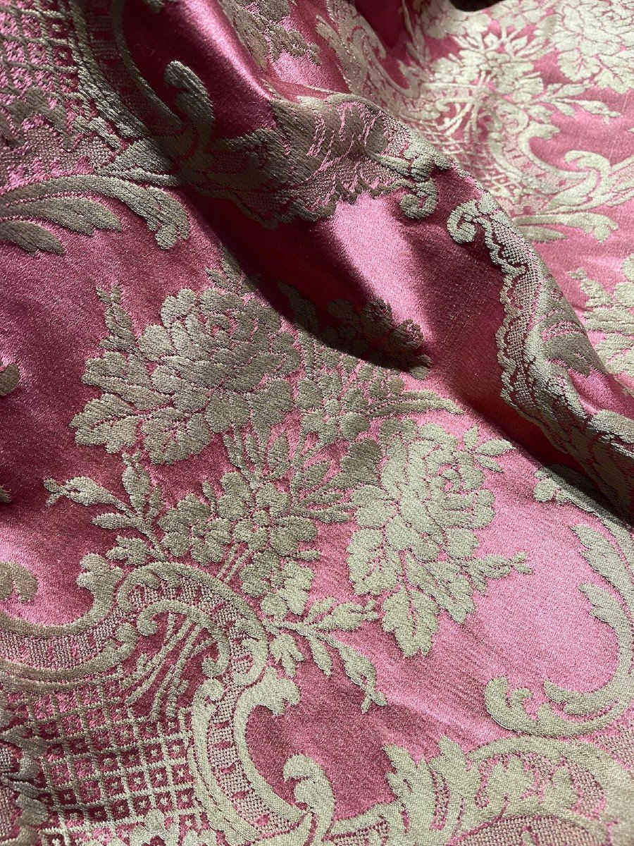Métrage De Soie Ancienne  Origine Soieries Lyonnaises couleur rose 