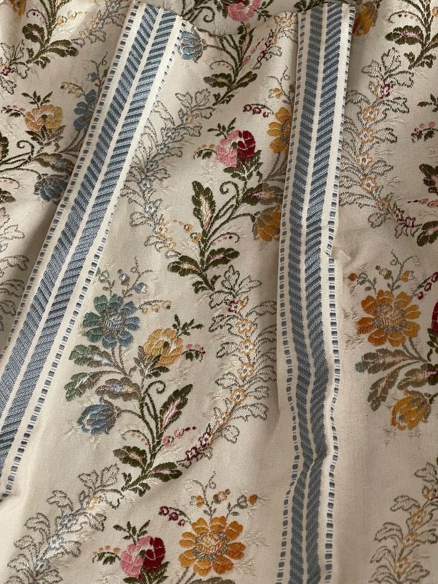 Paire De Rideaux, Tentures En étoffe Jacquard Avec Décor Floral