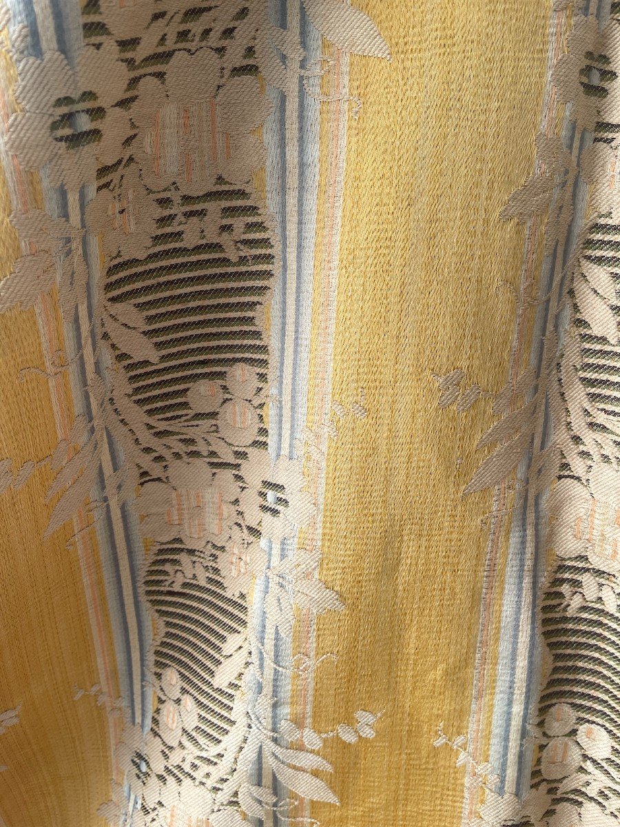 Second Film Identical Decor In Linen And Silk, Brocade And 19th Century Colors-photo-2