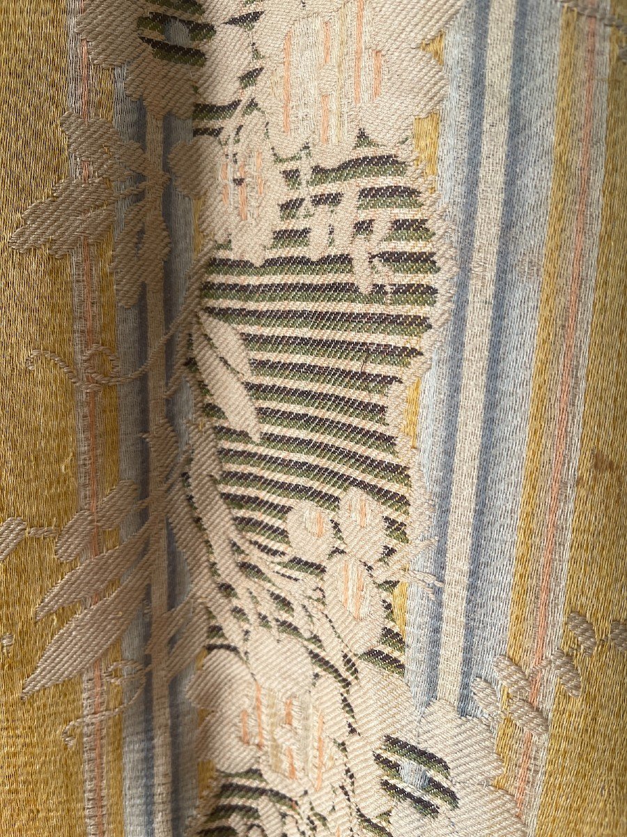 Second Film Identical Decor In Linen And Silk, Brocade And 19th Century Colors-photo-3