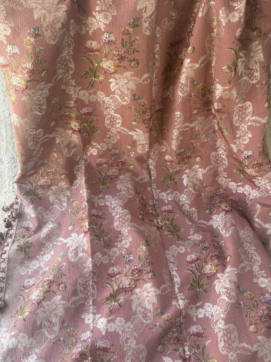 A Silk Curtain From Lyon – 19th Century – Baroque Floral Pattern Hangings-photo-4