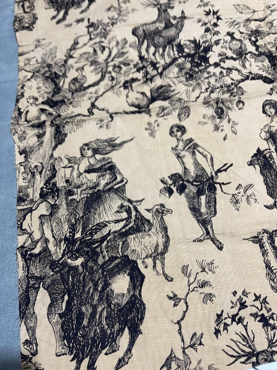 Fragment de tissu année 1950. scène en grisaille au décor singulier-photo-5