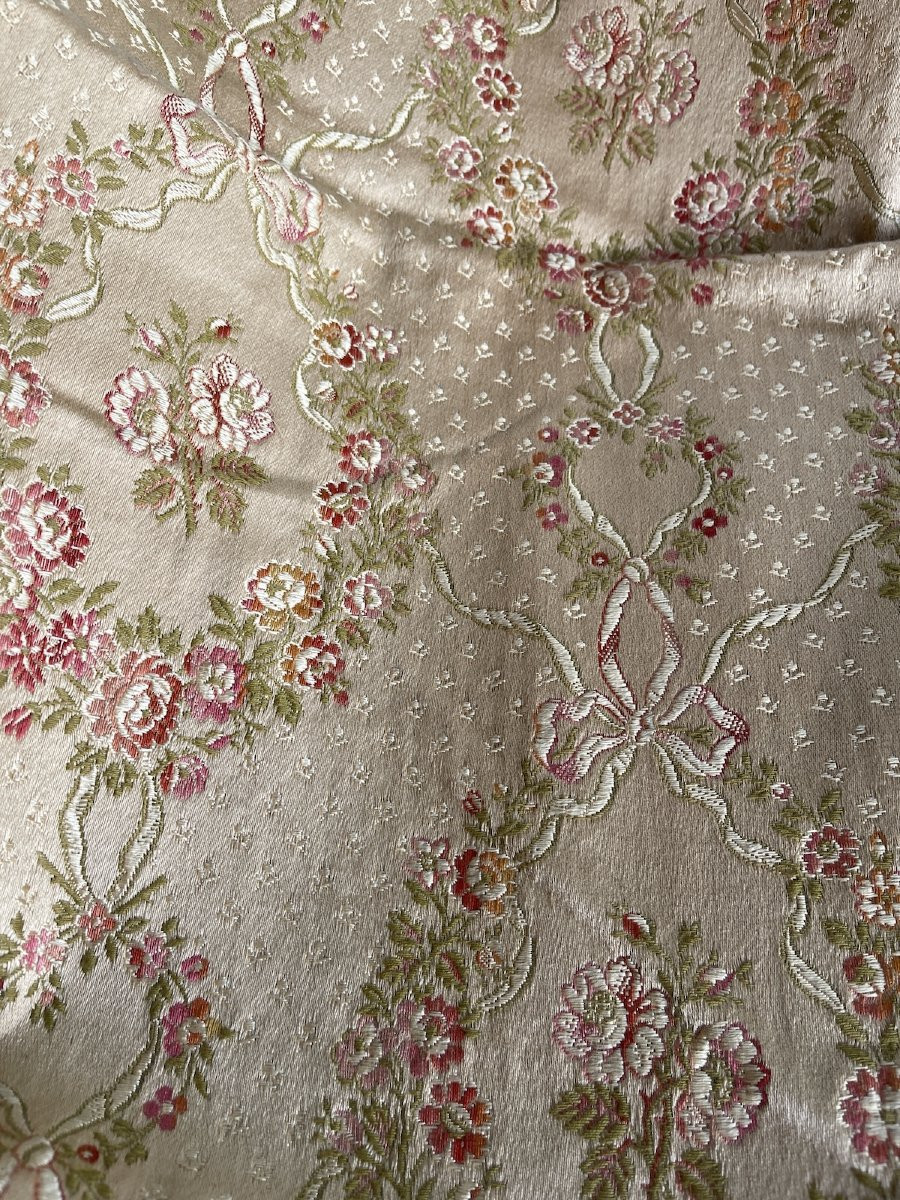 Fragment Of Old Silk – With 18th Century Floral Decoration -photo-4
