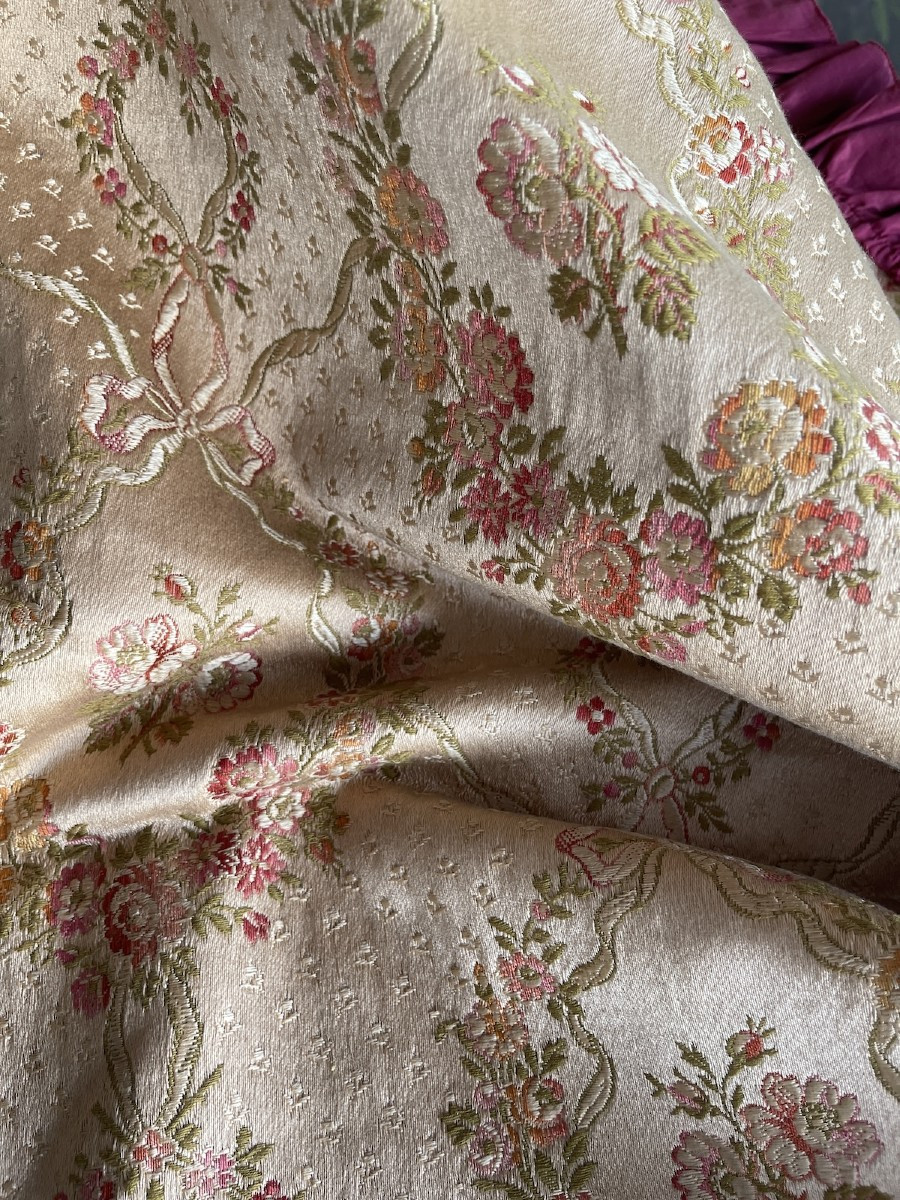 Fragment Of Old Silk – With 18th Century Floral Decoration -photo-1
