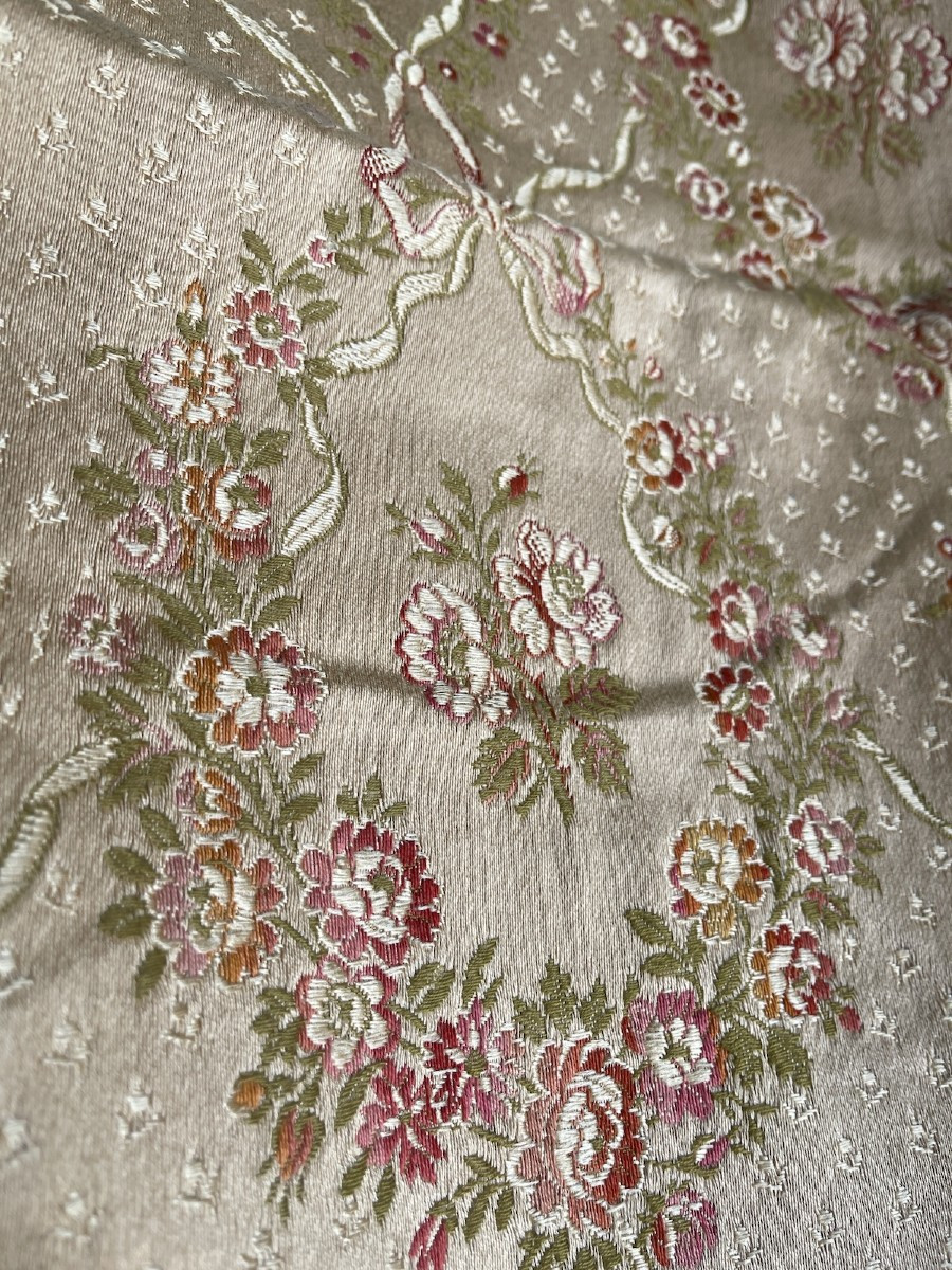 Fragment Of Old Silk – With 18th Century Floral Decoration -photo-2