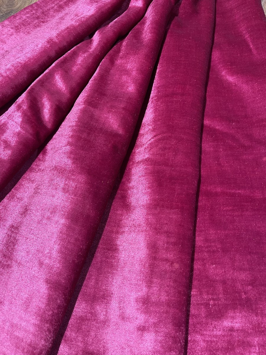 Métrage de velours de soie rose fushia XIXème