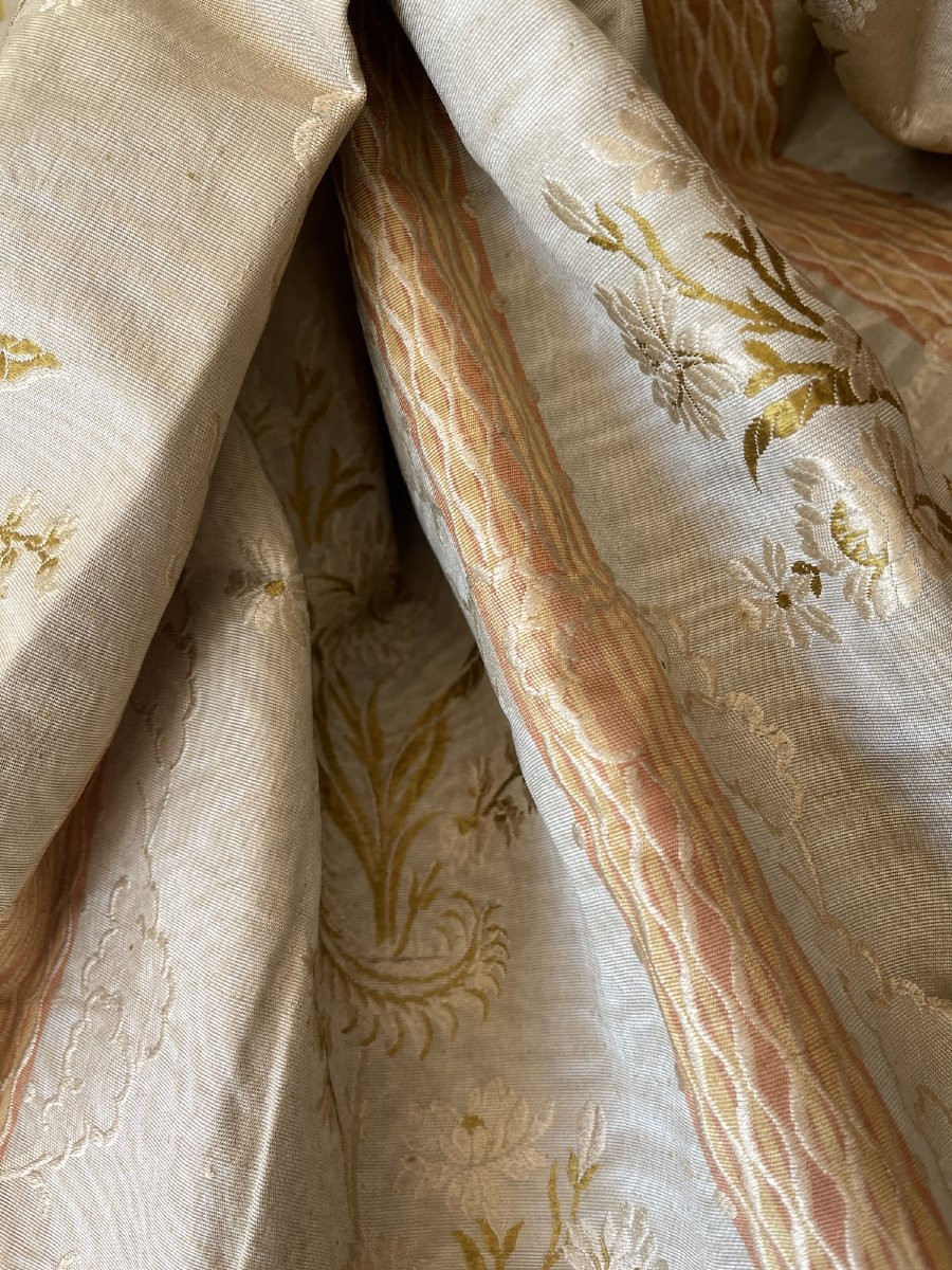 Métrage de soierie lyonnaise – XIXe siècle décor floral -photo-1