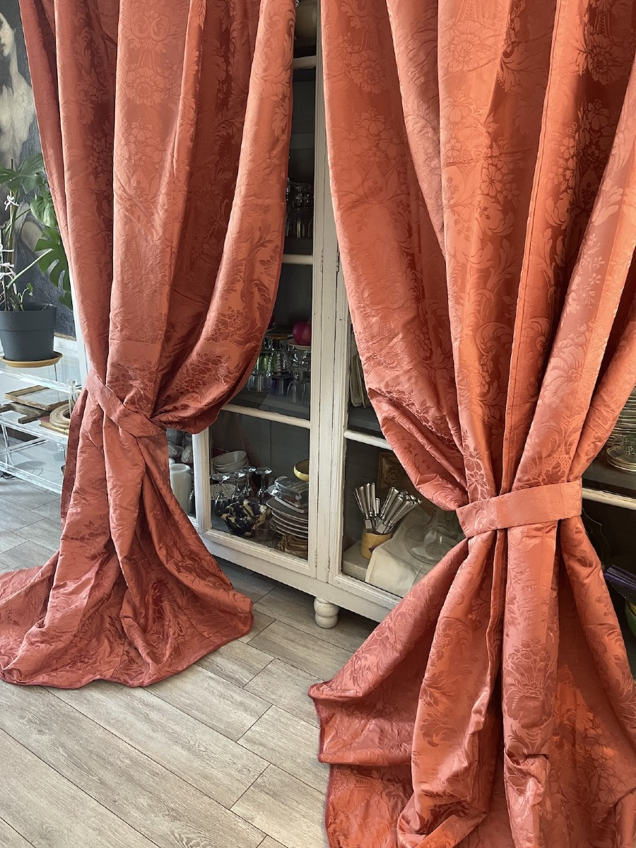 Une paire de rideaux anciens – début XXe siècle , décor floral , tentures