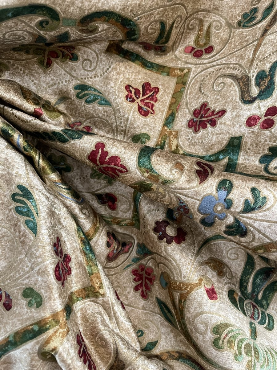 Second  Métrage de tissu ancien – Décor Renaissance ornemental-photo-2