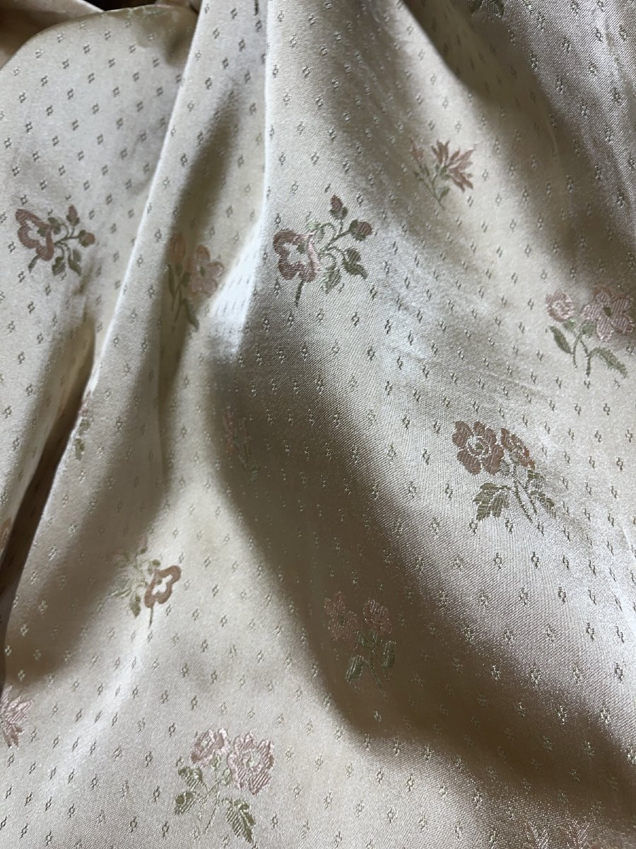 Antique Satin Fabric Decorated With Small Flowers For Curtains Or Upholstery -photo-2