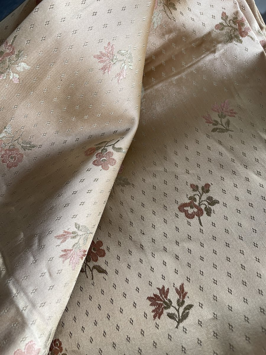 Antique Satin Fabric Decorated With Small Flowers For Curtains Or Upholstery -photo-4