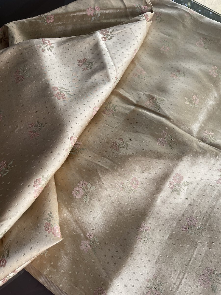 Second Meter Of Antique Satin Decorated With Small Flowers For Curtains Or Upholstery-photo-1