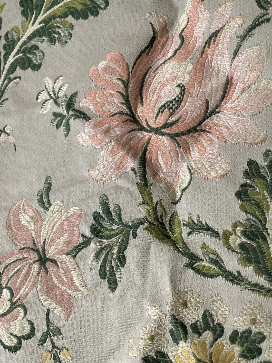 Jacquard Silk Fragment With Floral Decoration – Prestige Vintage  -photo-2