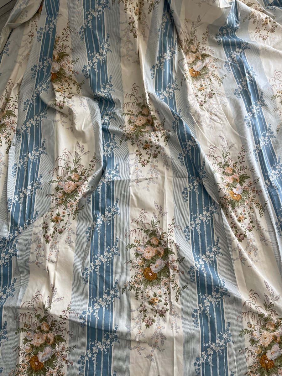 Pair Of Curtains With Spring Floral Decor-photo-4