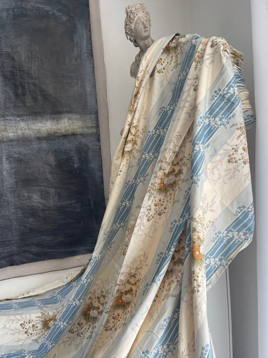 Pair Of Curtains With Spring Floral Decor-photo-6