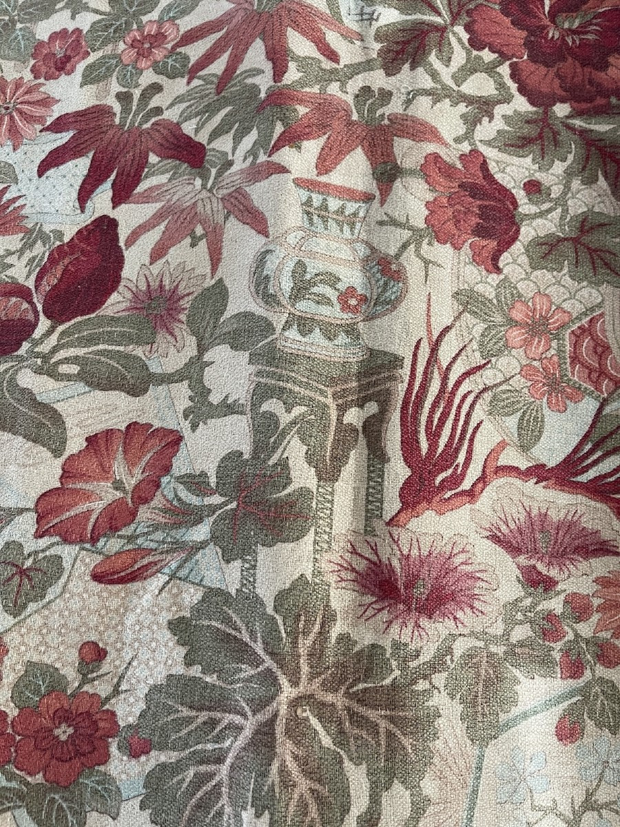 Second Métrage de tissu Imprimé  Décor Japonisant  vase et idéogramme