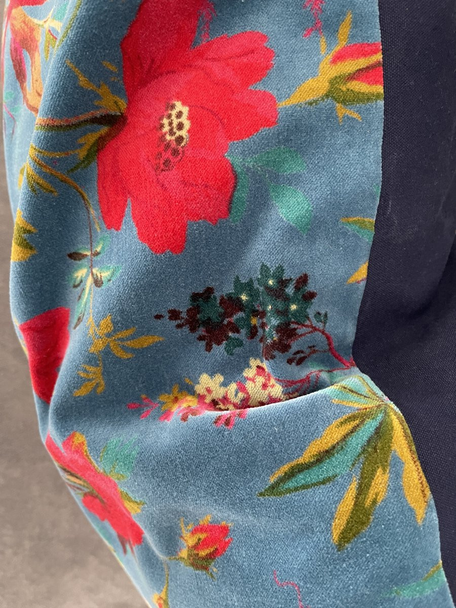 Coussin en velours bleu au décor d’oiseaux multicolores-photo-4