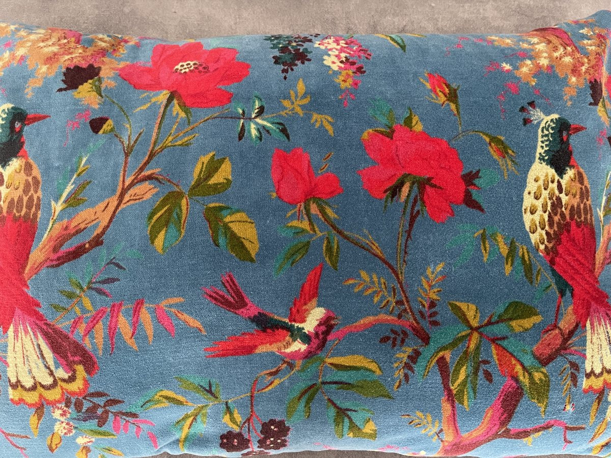Coussin en velours bleu au décor d’oiseaux multicolores-photo-6